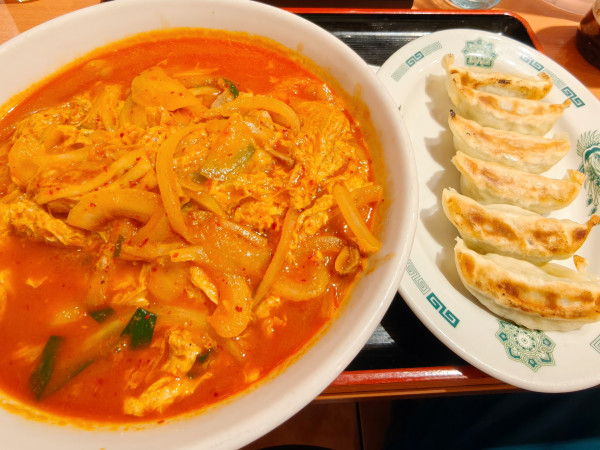 「チゲ味噌ラーメン・餃子セット」@日高屋 飯田橋東口店の写真