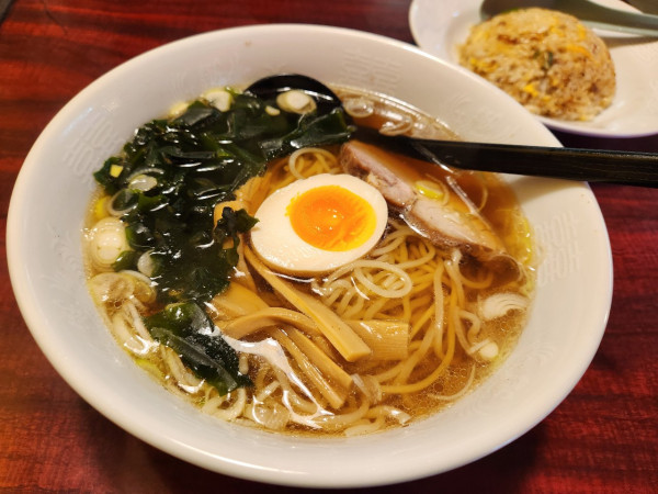 「ラーメン　半チャーハンセット」@中華料理なかのやの写真