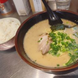 白博多ラーメン、ライス
