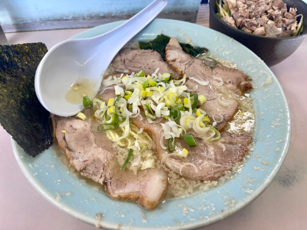 「塩チャーシュー麺  TP背脂多め」@ラーメンショップ吉間家の写真