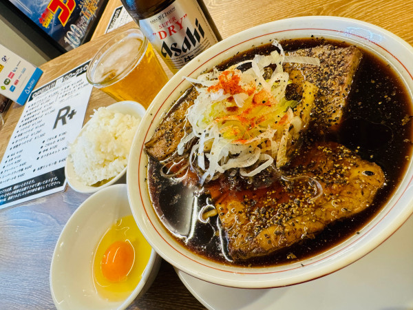 「東京ブラック生卵ライス」@R+の写真