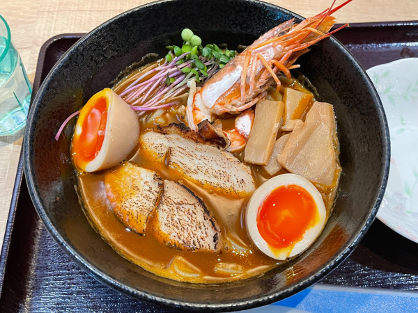 「七海濃厚海老ラーメン　￥９８０」@海鮮キッチン 七海の写真