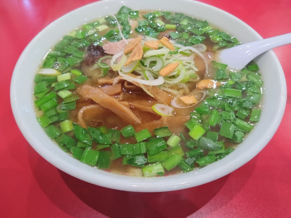 「ラーメン＋ニラ」@一品香 駒生店の写真
