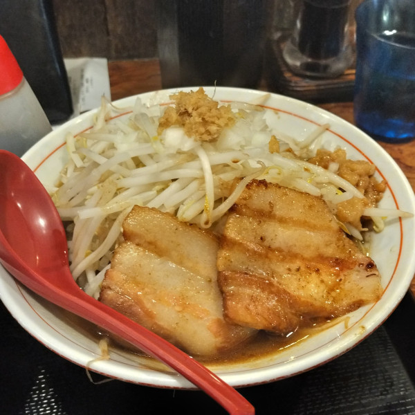 「角ふじラーメン + もやし」@神勝軒 下永谷店の写真