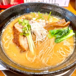 こってり鶏中華らーめん（980円）