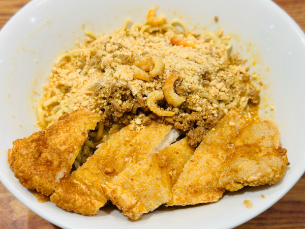 「汁なし排骨麺 1,199円 痺れ5 54円」@金ごま屋の写真