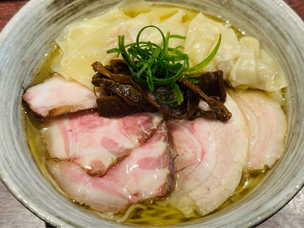 「チャーシューワンタン麺 塩 1850円 大盛 150円」@らぁ麺 花筏の写真