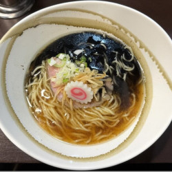 醤油ラーメン(全普通)(850円)
