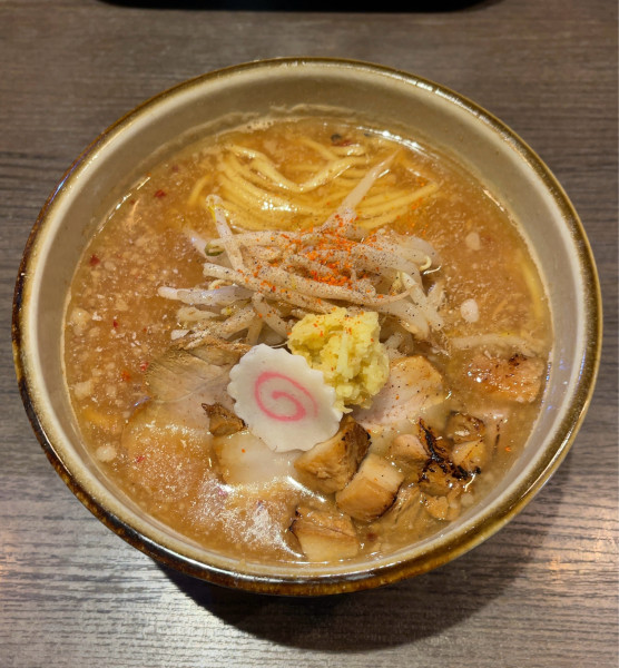 「焦がし味噌中華そば（1100円）」@中華そば かみなり雲呑の写真