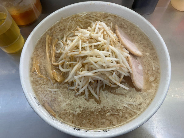 「モヤシラーメン大盛り　1300円」@ホープ軒 千駄ヶ谷本店の写真