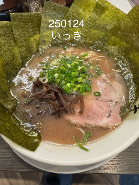 「ラーメン＋海苔＋替玉　７５０＋１３０＋替玉券」@博多長浜らーめん いっきの写真