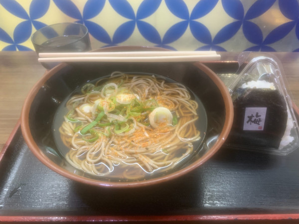 「おむすびセット 500円」@信州そば本陣 ルミネエスト新宿店の写真