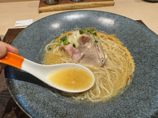 「深み鶏900円と替玉③460円は蟹味噌」@Idouji 我孫子店の写真