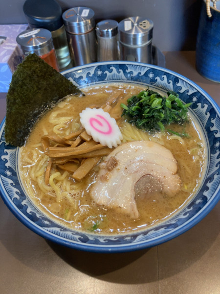 「らーめん（大盛）　850円」@麺彩房 中野本店の写真