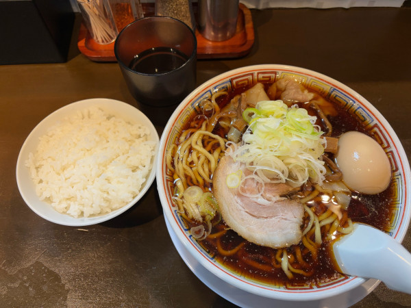 「味玉中華そば」@丸中華そばの写真