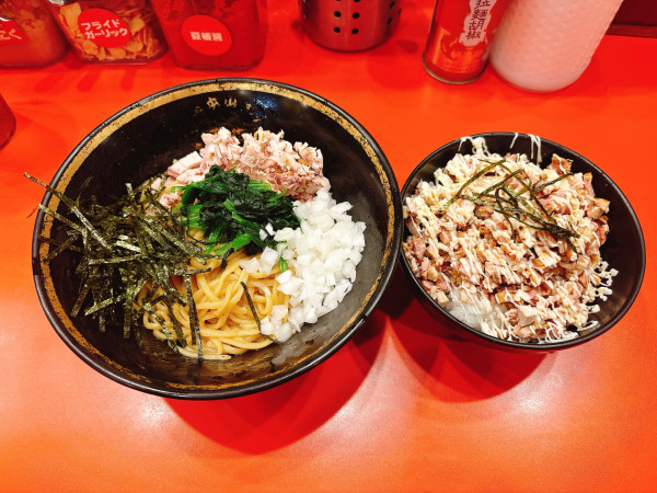 「油そば＋まぶしごはん」@横浜家系総本山 吉村家直系店 ラーメン内田家の写真