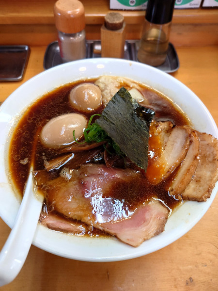 「特製地鶏中華そば+味玉」@中華そば 喜富の写真