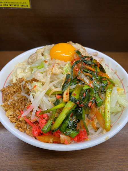 「小ラーメン、汁なし、にらキムチ、トロロ【無料トッピング、ニンニク」@ラーメン二郎 横浜関内店の写真