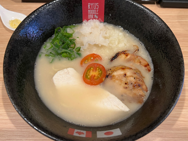 「鶏白湯ラーメン 塩」@RYUS NOODLE BAR Tokyo Craftの写真