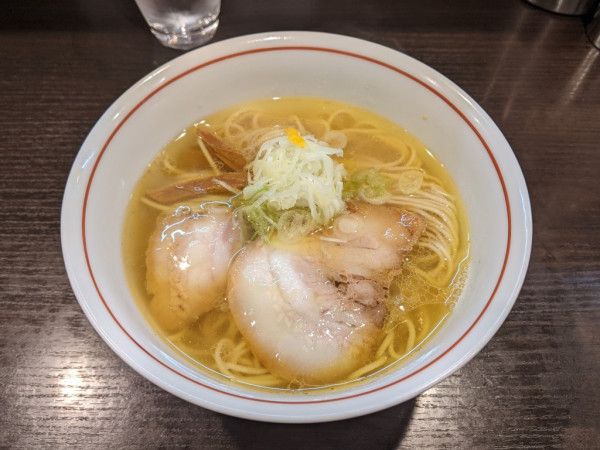 「しおらーめん」@らーめん颯人の写真