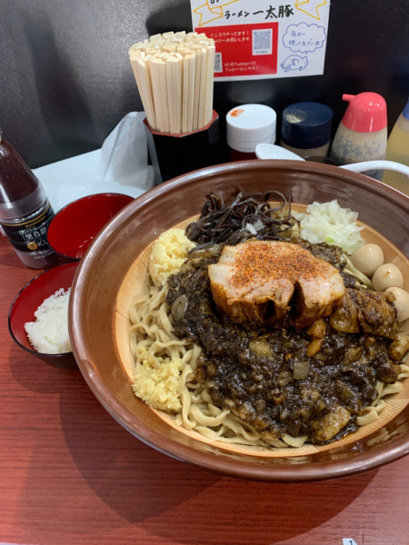 「会心の一撃　BLACK（周年限定）」@ラーメン一太豚の写真