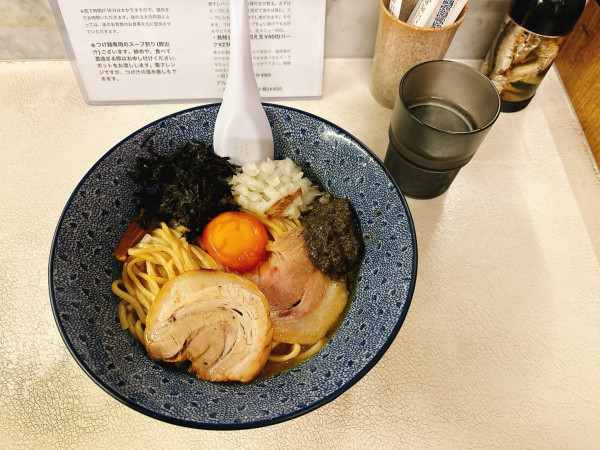 「煮干し油そば」@麺や 鱗道の写真