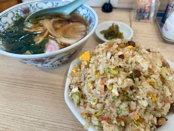 「醤油ラーメン  ＋ チャーハン」@西華の写真