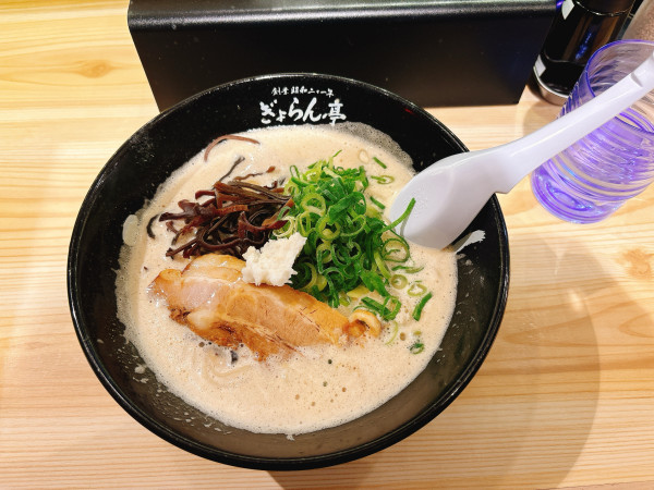 「どろラーメン＋餃子」@ぎょらん亭 大名店の写真