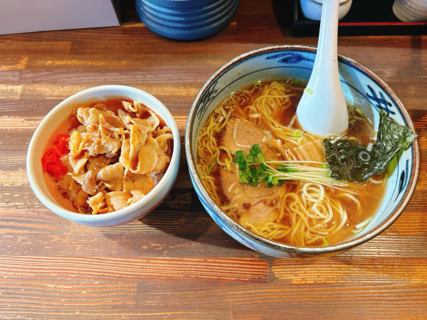 「みたけラーメン＋豚丼」@ラーメンみたけの写真