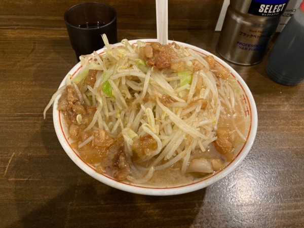 「ラーメン（豚抜き）890円」@男気らーめんアカギ 新田木崎店の写真