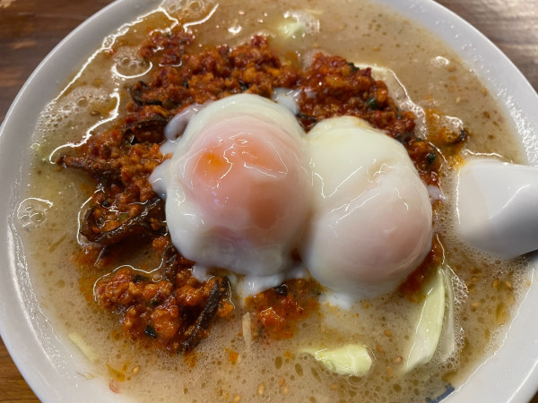 「旨辛担々麺:1050円+温泉玉子:80円」@熊本らーめん 育元の写真