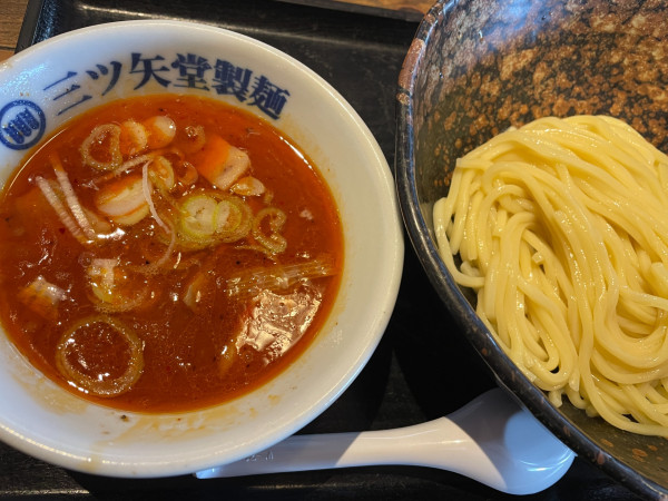 「辛つけめん：1100円」@三ツ矢堂製麺 上福岡店の写真