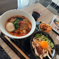 キッチン 麺とカレの画像
