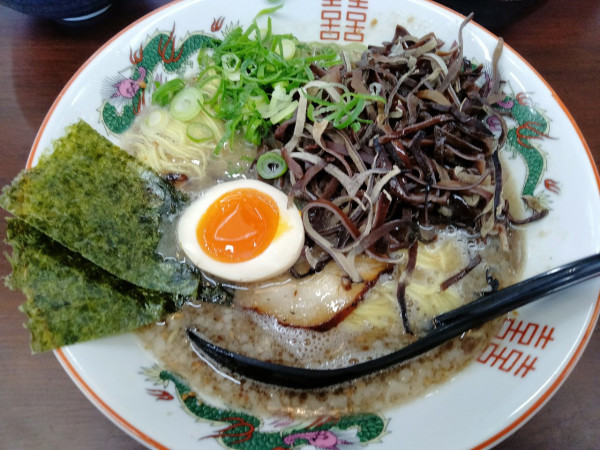 「昼の定食（とんこつラーメン＋卵ご飯）」@南木商店の写真