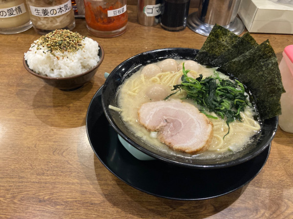 「ラーメン（並）塩+うずら」@横浜家系ラーメン 太田商店 MAXの写真