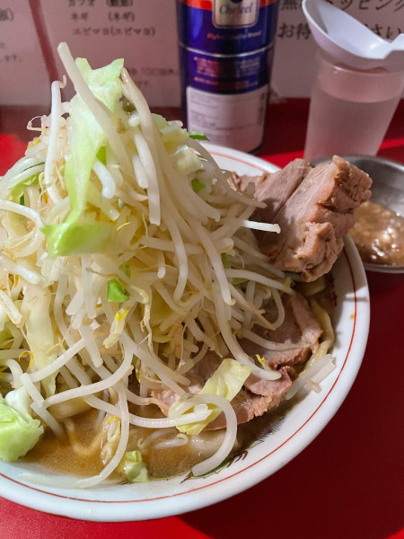 「ラーメン豚２枚 ニンニクヤサイアブラ」@ラーメン英二の写真