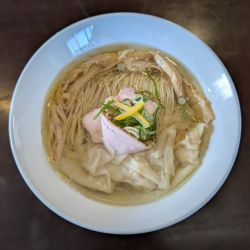 淡麗 塩そば+鶏軟骨ワンタン3個
