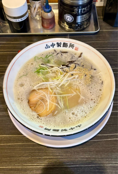 「豚骨らーめん（850）」@山中製麺所 本町店の写真