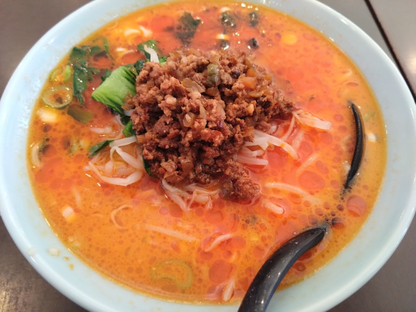 「担々刀削麺」@新華苑の写真