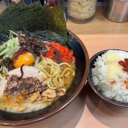 黒マーユ980円、海苔（5枚）180円、ライス220円