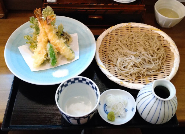 「海老天もりそば＋そば大盛り」@手打そば 三咲の写真