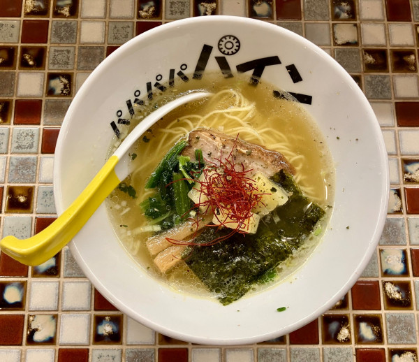 「パイナップル塩ラーメン 1030円」@パイナップルラーメン屋さん パパパパパインの写真