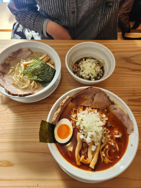 「赤過ぎる煮干そばと煮干つけそば」@煮干そば とみ田の写真