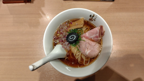 「炭火焼鯵煮干そば」@らぁ麺 はやし田 武蔵小杉店の写真