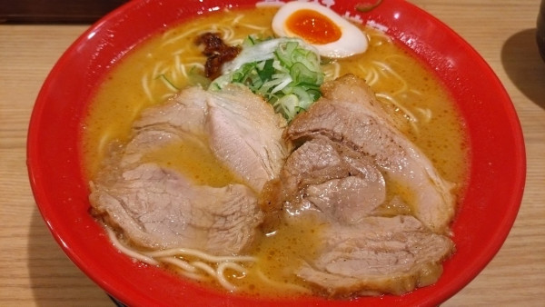 「海老豚骨ラーメン 大盛」@横浜家系らーめん 春樹 中村橋店の写真