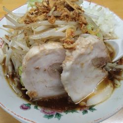 背脂ラーメン(麺半分)