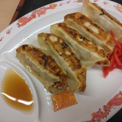 びゅっ飛び餃子340円(アプリのポイントで無料)