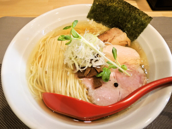 塩らぁめん(900円)