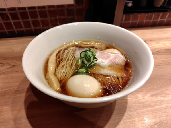 「味玉醤油らぁめん¥1190」@鶏そば 一文の写真