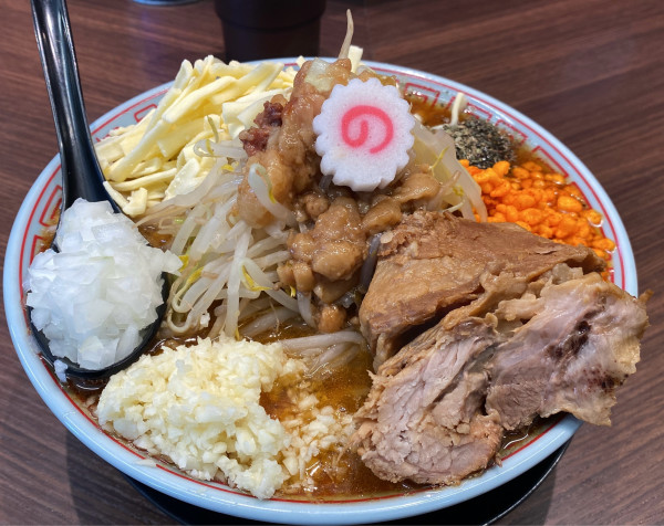 「トマティーナ小 チーズ たまねぎ」@麺屋 神工の写真